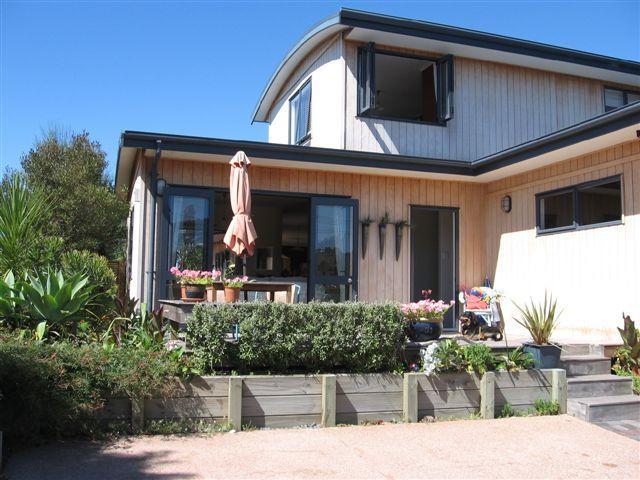 Kotuku Bed & Breakfast Уангамата Экстерьер фото